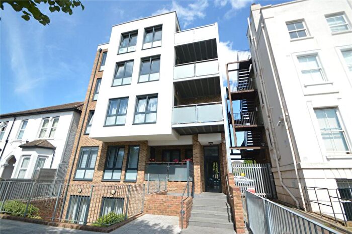 1 Bedroom Apartment To Rent In Lennard Road, Croydon, CR0