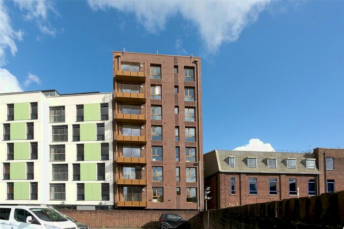 1 Bedroom Flat To Rent In Wellstones, Watford, WD17