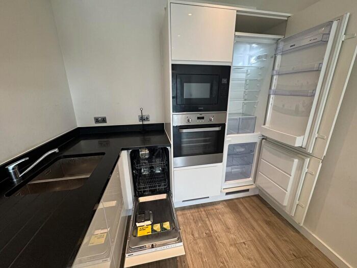 1 Bedroom Flat To Rent In Viscount House, Regency Heights, NW10