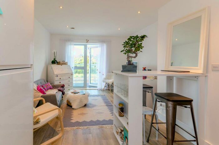 1 Bedroom Flat To Rent In Station View, Guildford, GU1