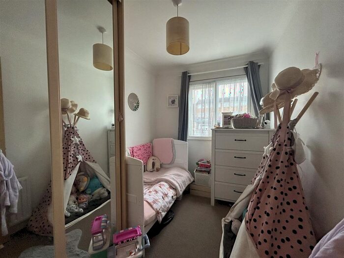 2 Bedroom Flat To Rent In Staines Road West, Ashford, TW15