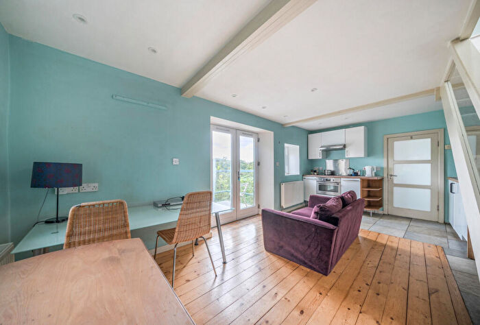 1 Bedroom Detached House For Sale In Park Road, Stapleton, Bristol, BS16