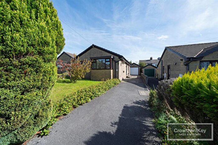 2 Bedroom Detached Bungalow For Sale In Horseshoe Avenue, Dove Holes, SK17