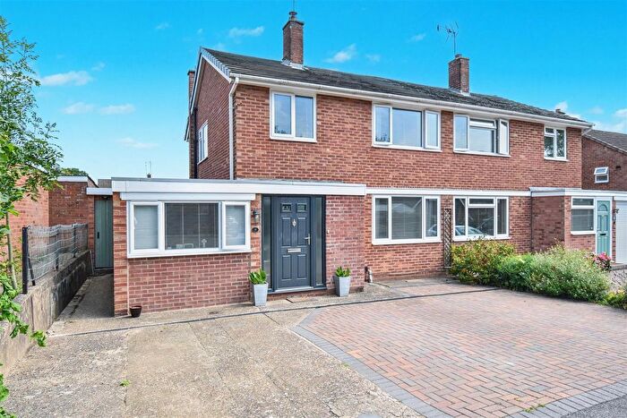 4 Bedroom Semi-detached House For Sale In Glyndebourne Gardens, Corby, NN18