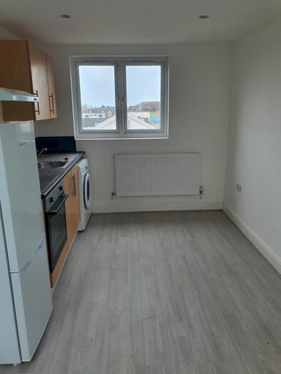 Studio To Rent In Japan Road, Chadwell Heath, Romford, RM6