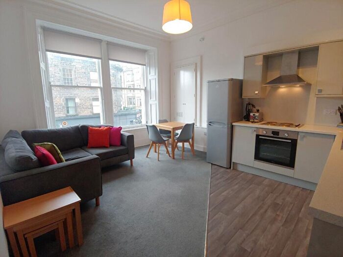 3 Bedroom Flat To Rent In Leven Street, Edinburgh, EH3