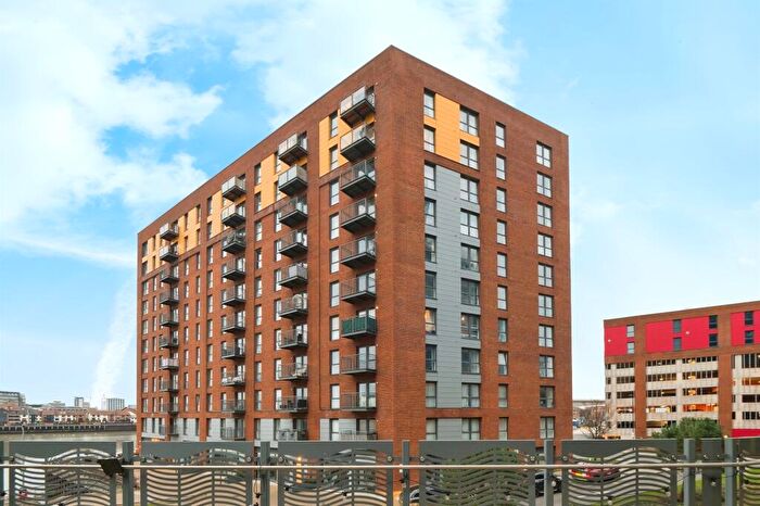 2 Bedroom Apartment For Sale In Capstan Road, Southampton, SO19
