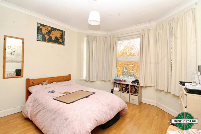 3 Bedroom Flat To Rent In Lawley Street, London, E5
