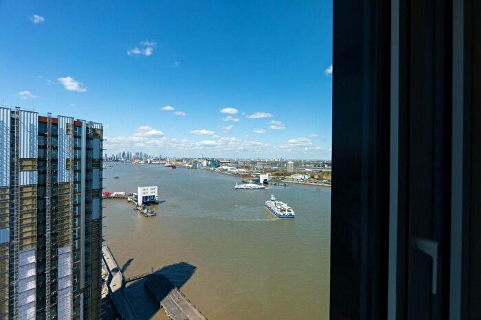 2 Bedroom Flat For Sale In Duke Of Wellington Avenue, London, SE18