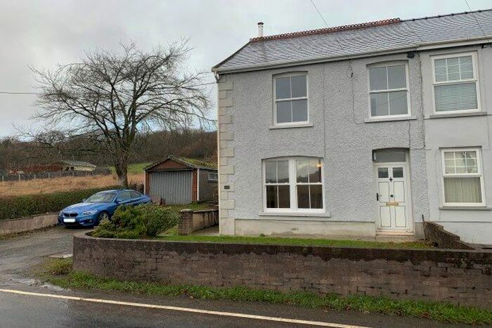 3 Bedroom Property To Rent In Heol Blaenhirwaun, Llanelli SA14