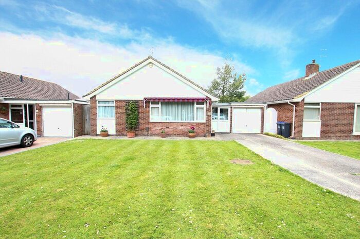 2 Bedroom Bungalow To Rent In Fernhurst Drive, Goring-By-Sea, Worthing, West Sussex BN12