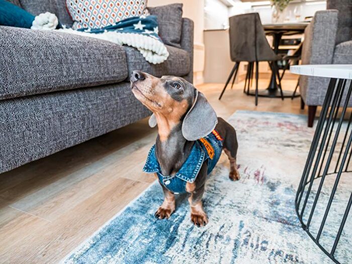 2 Bedroom Apartment To Rent In Flat :: The Quarters, M1