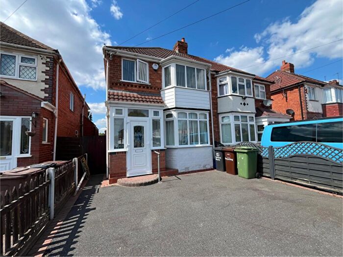 3 Bedroom House To Rent In Wellsford Avenue, Solihull, B92