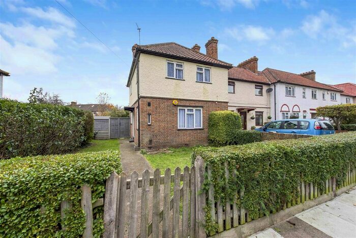 3 Bedroom End Of Terrace House To Rent In Twining Avenue, Twickenham, TW2