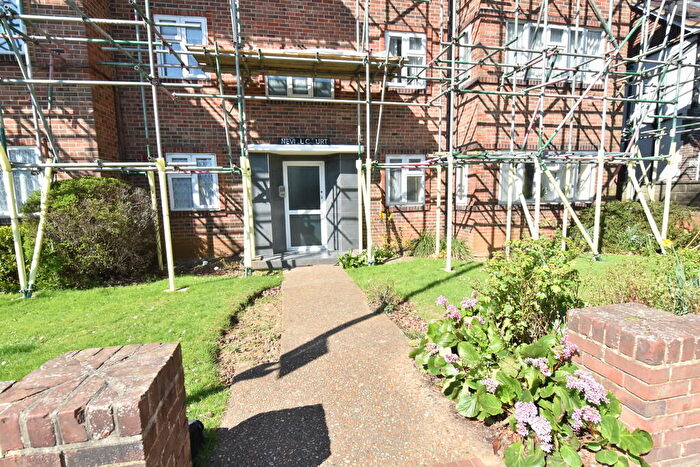 2 Bedroom Apartment To Rent In Nevill Road, Hove, BN3