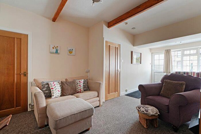 1 Bedroom Terraced House To Rent In Ingram Square, Halifax, HX1