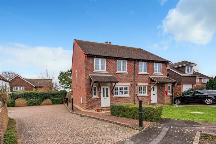 3 Bedroom Semi-Detached House To Rent In Springbank, Chichester, PO19