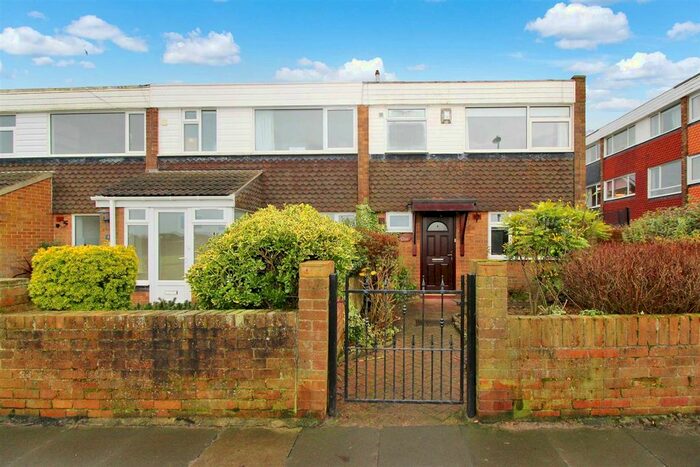 3 Bedroom End Of Terrace House To Rent In St. Davids Close, Whitley Bay NE26