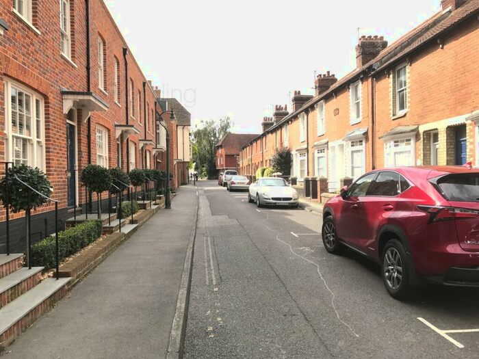 4 Bedroom House To Rent In St. Peters Lane, Canterbury, CT1