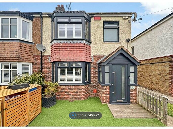 4 Bedroom Semi-Detached House To Rent In Kings Road, Birchington, CT7