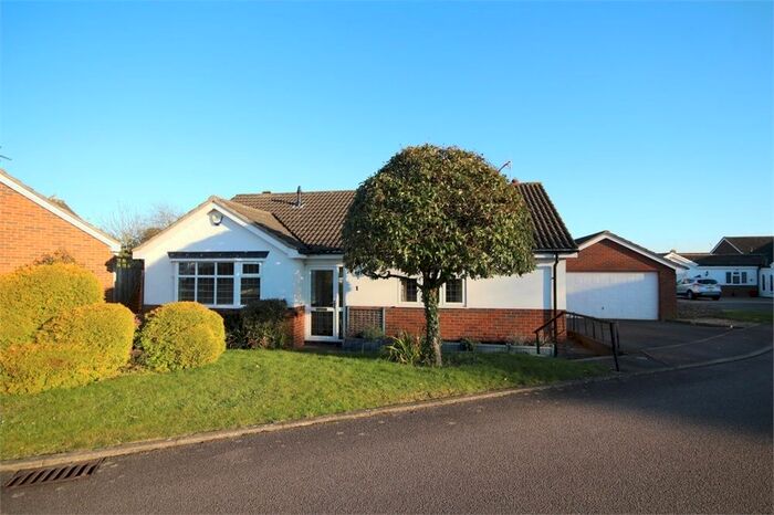 2 Bedroom Detached Bungalow To Rent In Osborn Close, Wellingborough, Northamptonshire, NN8