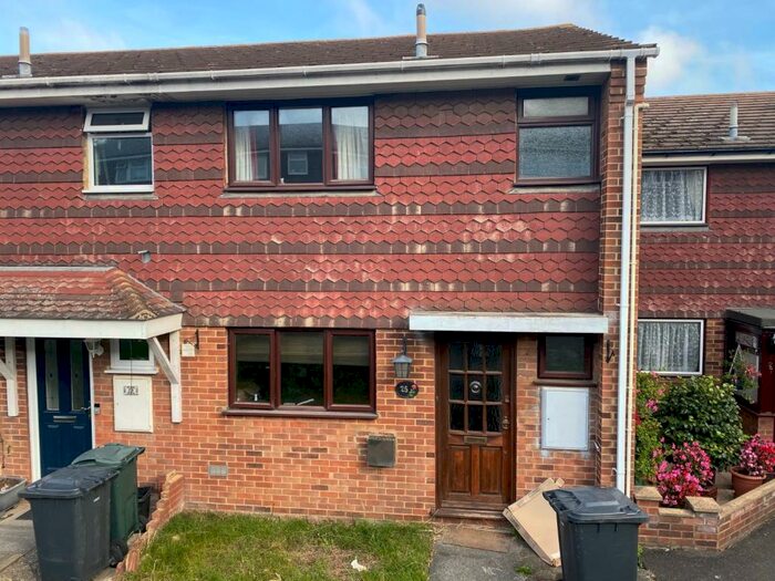 3 Bedroom Terraced House To Rent In Bell Close, Greenhithe, Kent, DA9