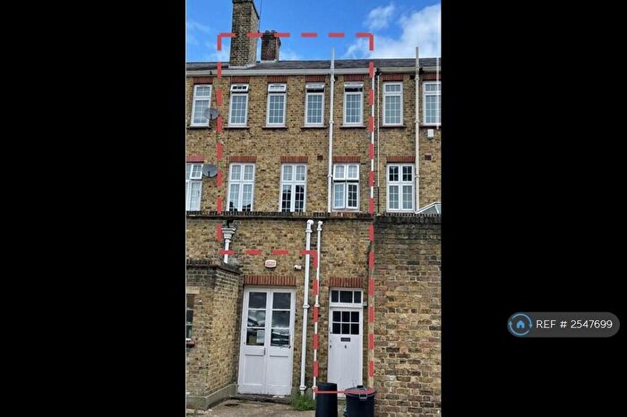 1 Bedroom Flat To Rent In Colston Road, London, SW14