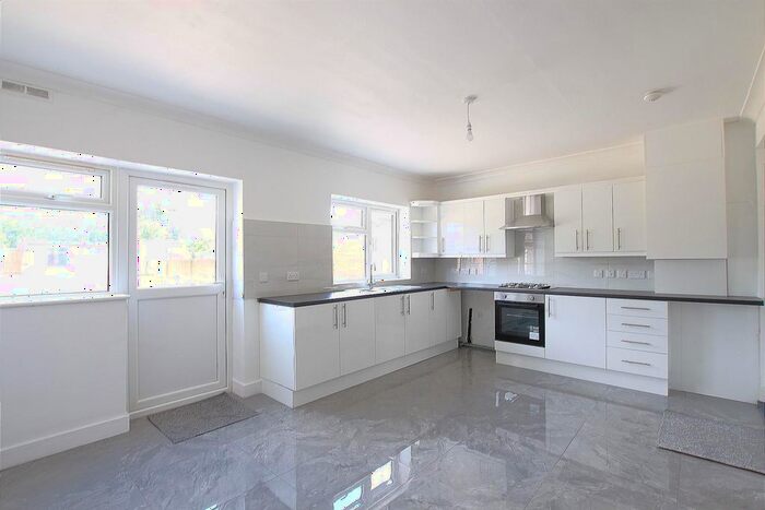 4 Bedroom Semi-Detached House To Rent In Spring Grove Road, Hounslow, TW3