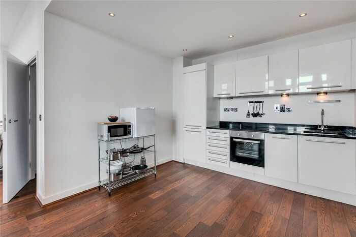 2 Bedroom Flat To Rent In Pentonville Road, Islington, London, N1
