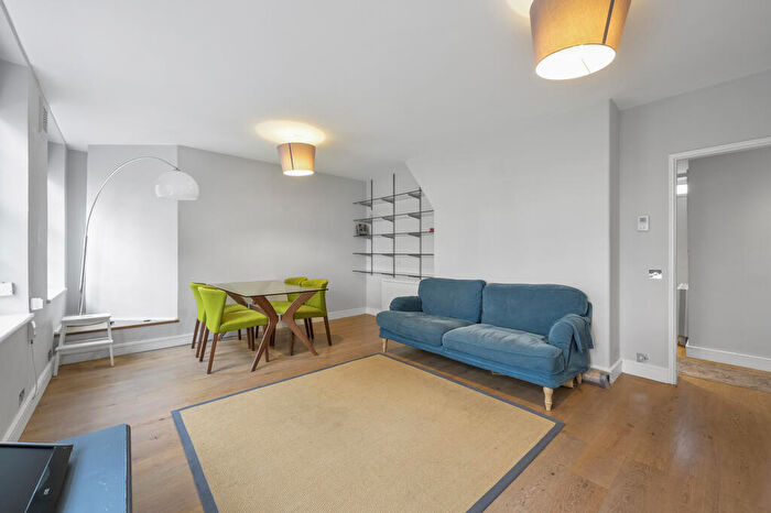 3 Bedroom Apartment To Rent In Eaton House, SW11