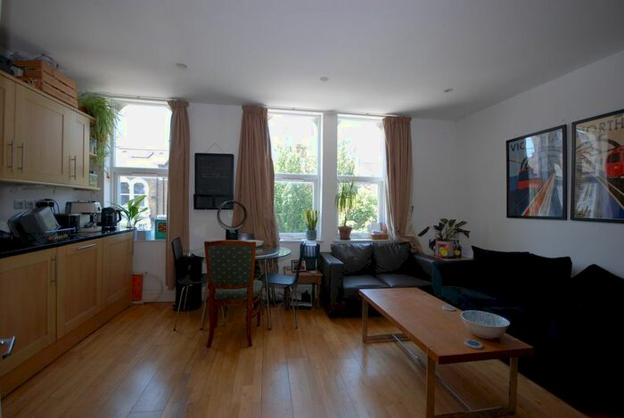 2 Bedroom Flat To Rent In Plato Road, Clapham Common, SW2