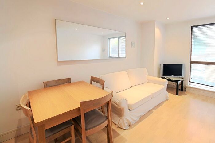 1 Bedroom Flat To Rent In Admiral Court, Brewery Wharf, Leeds, LS10