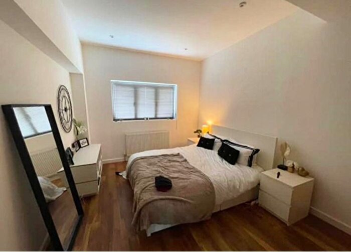1 Bedroom Flat To Rent In Arnold Crescent, Isleworth, TW7