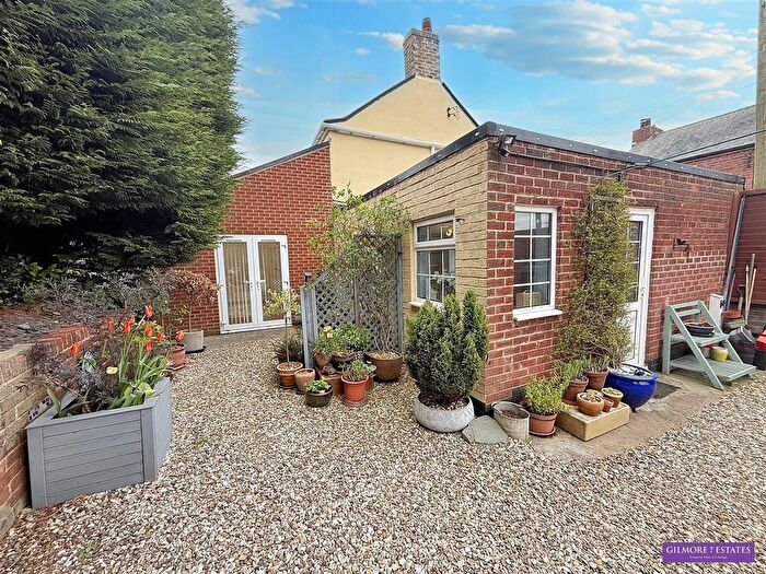 2 Bedroom Cottage For Sale In Rockwood Hill Road, Greenside, Ryton, NE40