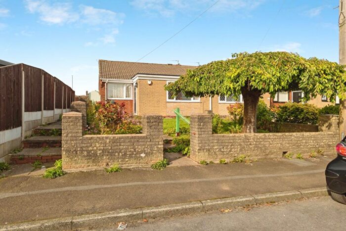 2 Bedroom Bungalow For Sale In Vicarage Drive, Dukinfield, Greater Manchester, SK16
