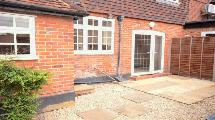 4 Bedroom Semi-Detached House To Rent In Church Street, Burnham, SL1