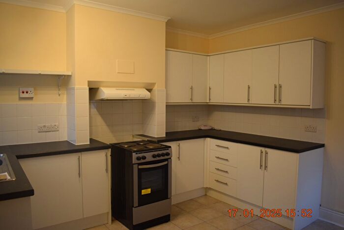 2 Bedroom End Of Terrace House To Rent In Castle Road, Nuneaton, CV10