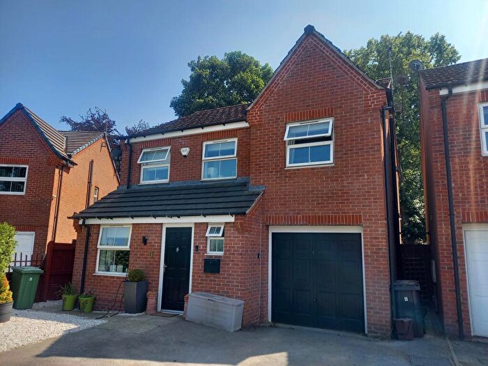4 Bedroom Detached House To Rent In Ralley Close, S42