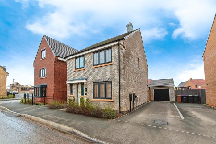 4 Bedroom Detached House For Sale In Scampton Avenue, Sleaford, NG34