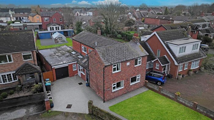 5 Bedroom Detached House For Sale In Smithfield Green, Holt, Wrexham, LL13