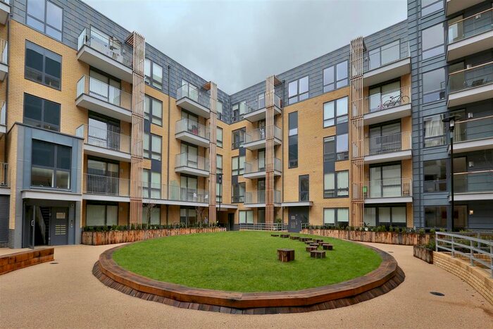 1 Bedroom Flat To Rent In Hertford Road, De Beauvoir, London, N1