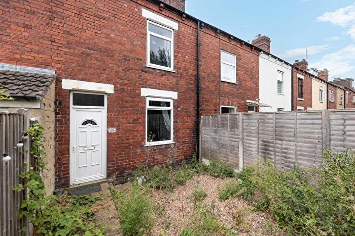 2 Bedroom Terraced House For Sale In Hollin Hurst, Allerton Bywater, Castleford, WF10