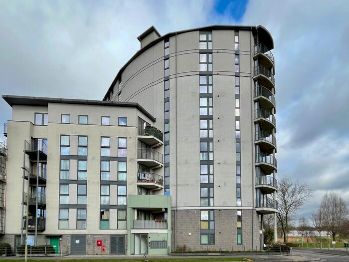 2 Bedroom Flat To Rent In Lanacre Avenue, London, NW9