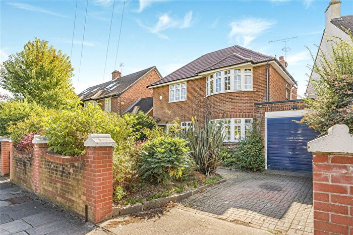 3 Bedroom Detached House For Sale In Park Road, Hampton Hill, TW12