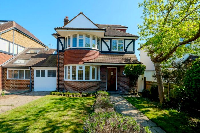 5 Bedroom Detached House To Rent In Lauderdale Drive, Richmond, Surrey, Uk, TW10