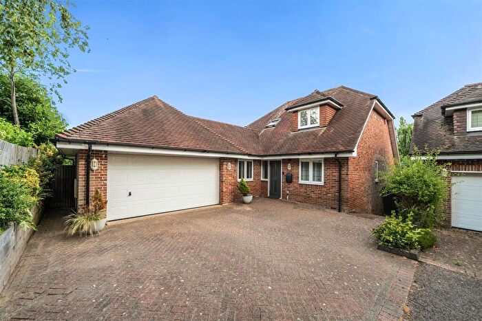 4 Bedroom Detached House For Sale In Holly Hill Lane, Sarisbury Green, Southampton, SO31
