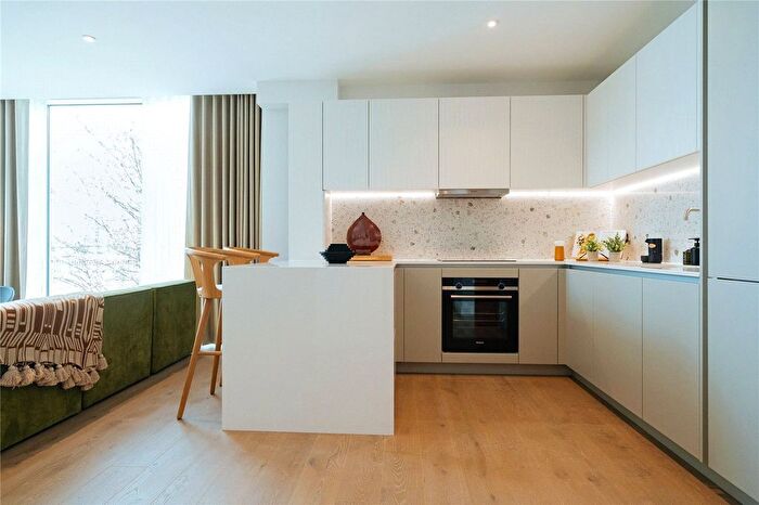 1 Bedroom Flat For Sale In Hurlingham Waterfront, Wandsworth Bridge Road, London, SW6