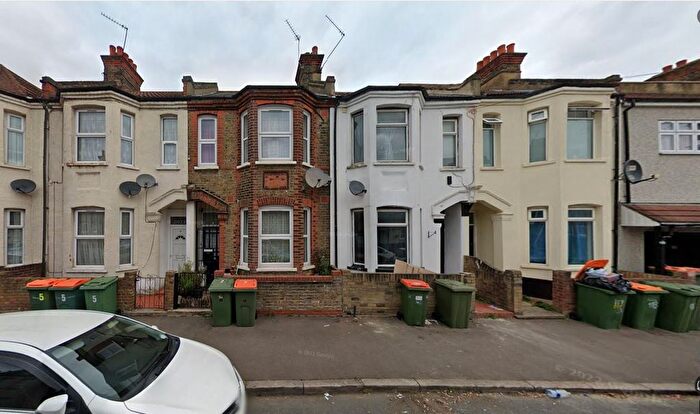 2 Bedroom Flat To Rent In Burley Road, London, E16