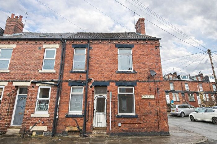 2 Bedroom End Of Terrace House To Rent In Cecil Mount, Leeds, West Yorkshire, LS12