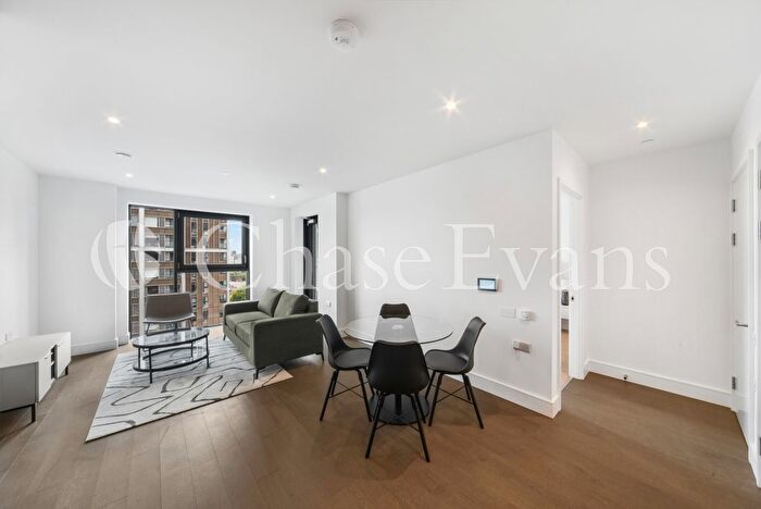 1 Bedroom Flat To Rent In Hewson Way, Elephant And Castle, London, SE17